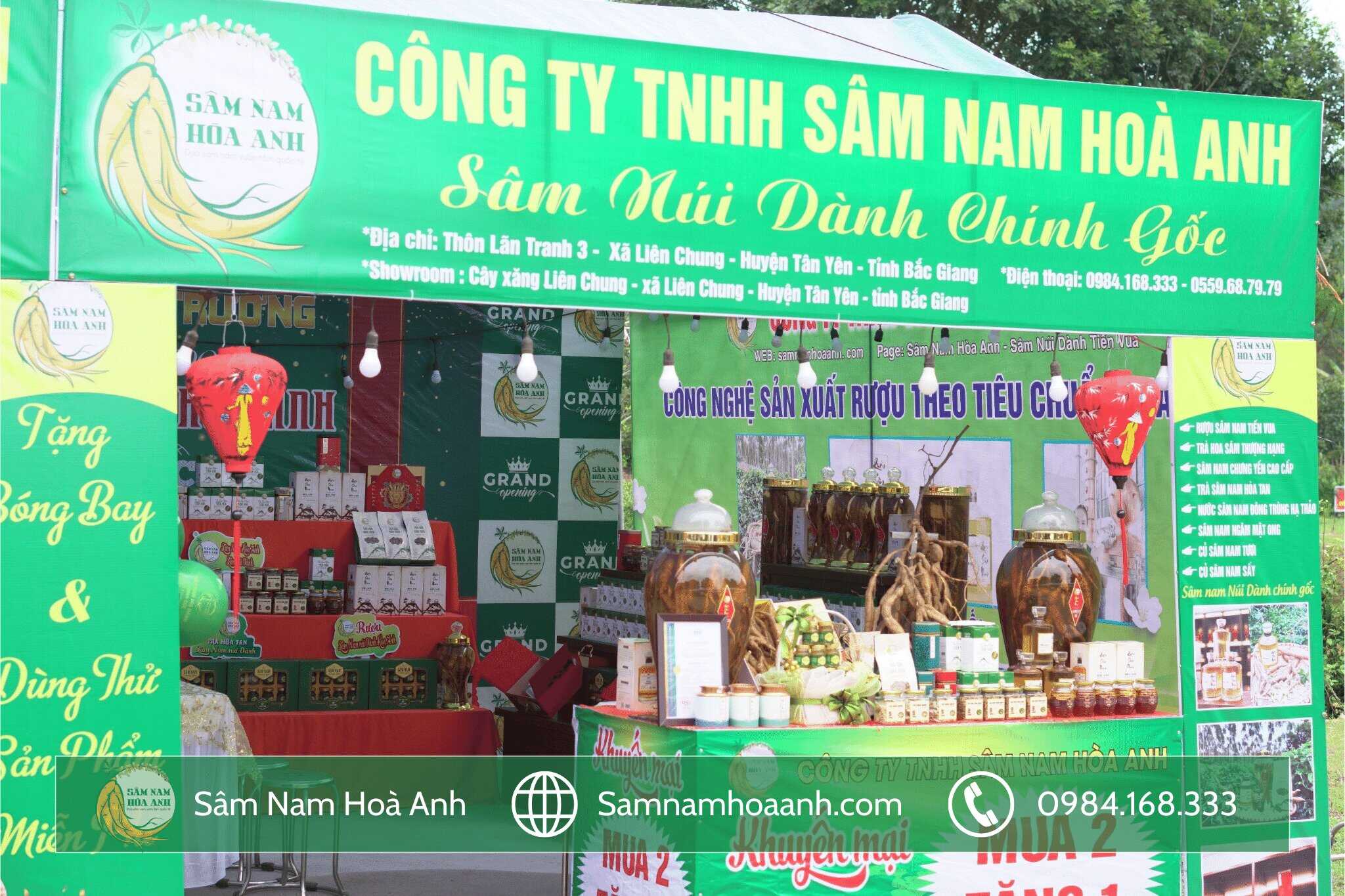 Gian hàng sâm Nam núi Dành tại lễ hội Đền Dành